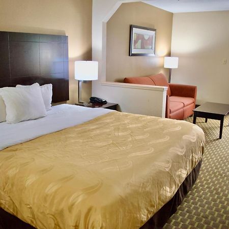 Quality Inn & Suites Pine Bluff Exterior foto