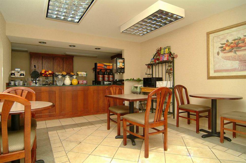 Quality Inn & Suites Pine Bluff Restaurante foto